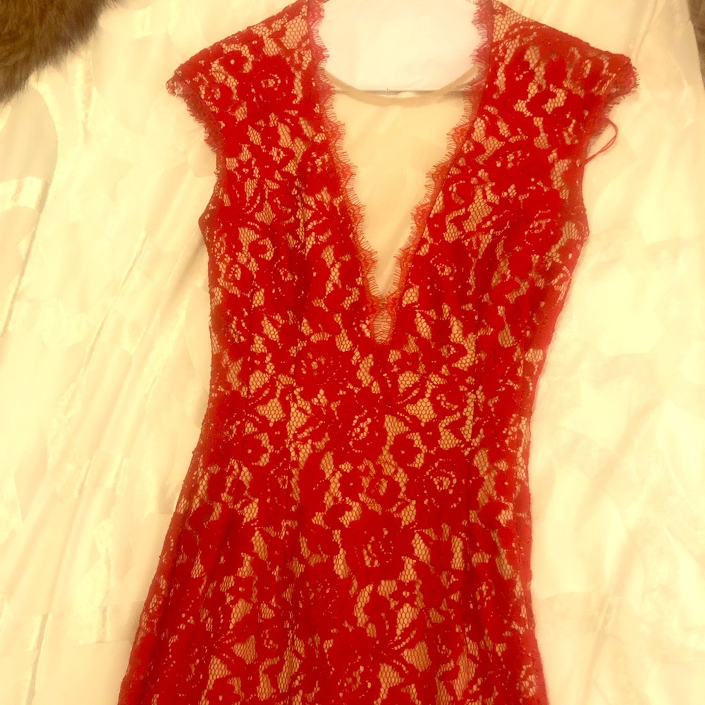 COPY - RED LACE V NECK BACKLESS GOWN